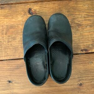 Black Dansko clogs. Size 37 narrow. Used condition with a lot of life left!